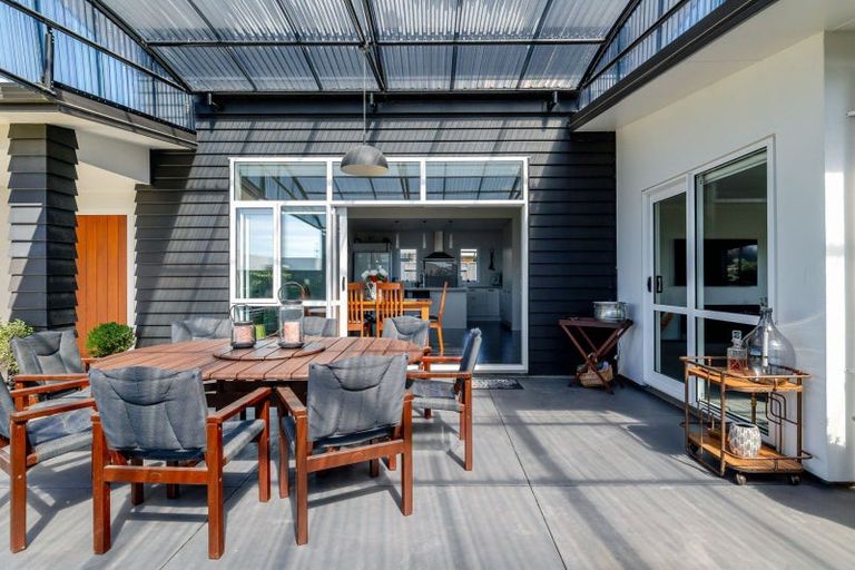 Photo of property in 2 Morocco Terrace, Kelvin Grove, Palmerston North, 4414