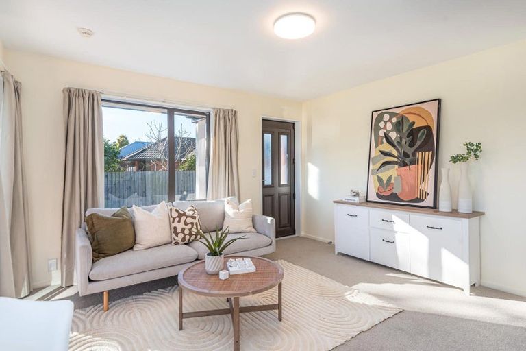 Photo of property in 213b Wainoni Road, Avondale, Christchurch, 8061