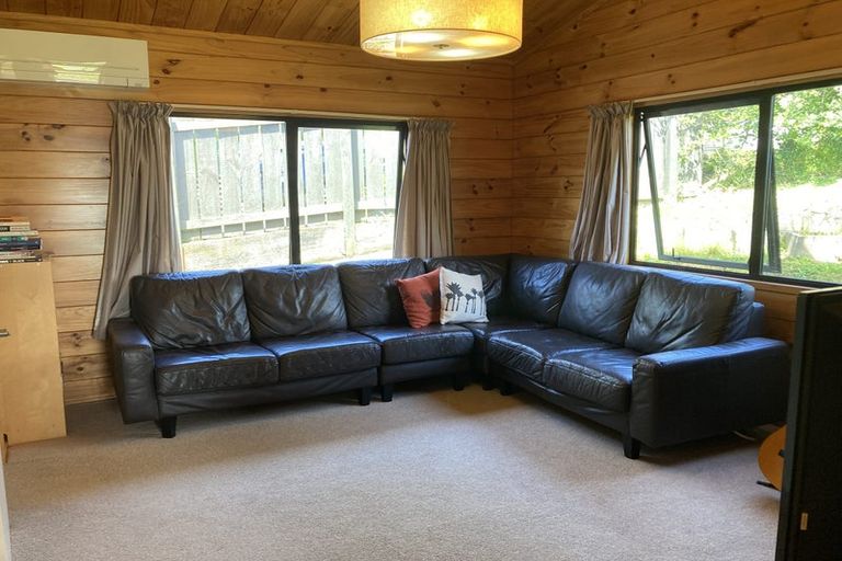 Photo of property in 31 Annan Grove, Papakowhai, Porirua, 5024