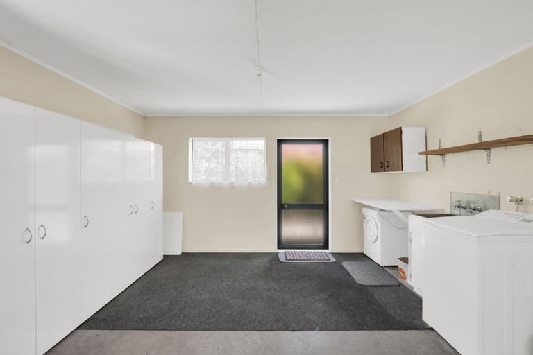 Photo of property in 11 Poutama Place, Tawhero, Whanganui, 4501