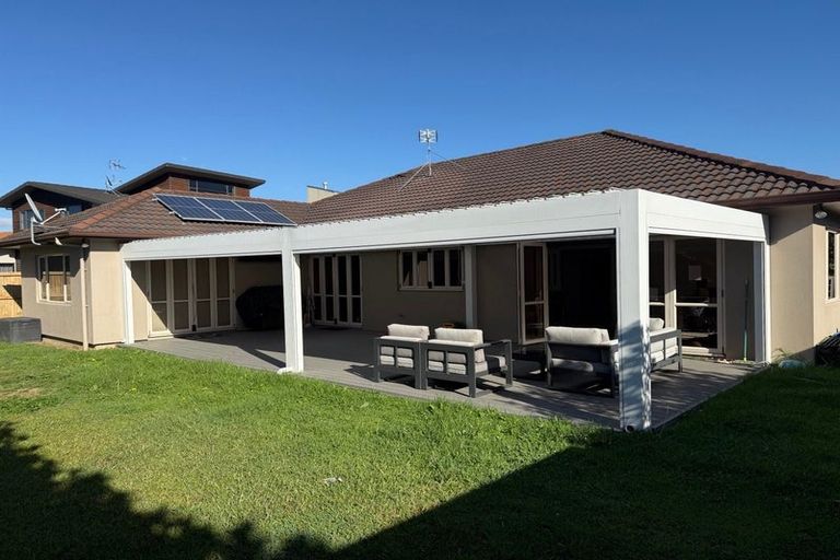 Photo of property in 9 Bronwylian Drive, Flat Bush, Auckland, 2016