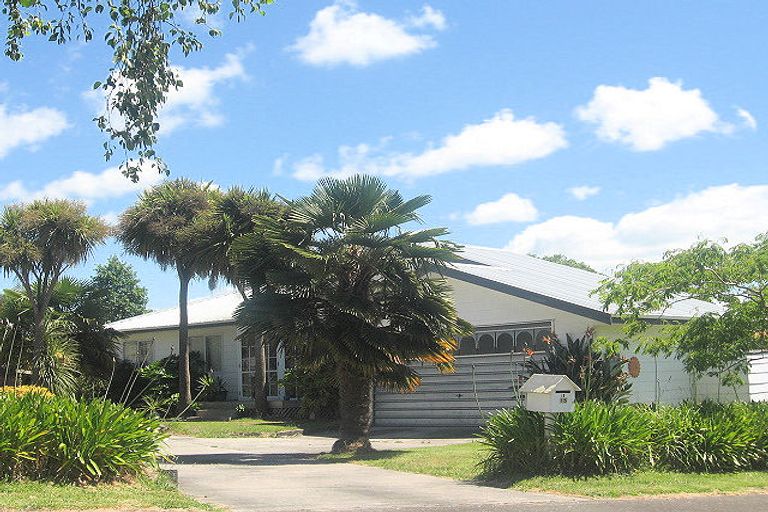 Photo of property in 15 Edgehill Place, Te Puke, 3119