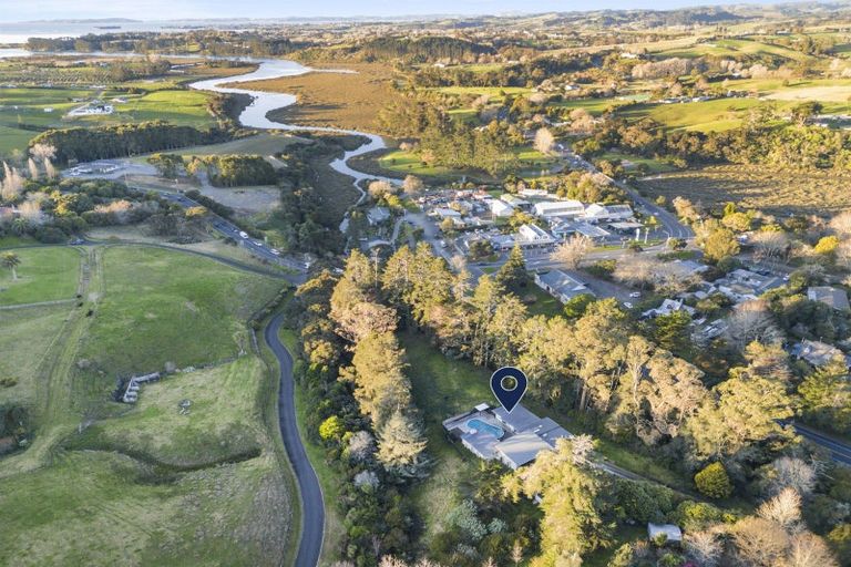 Photo of property in 1 Whitford Park Road, Whitford, Howick, 2571