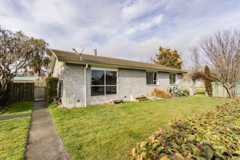 Photo of property in 2 Montgomery Street, Cheviot, 7310