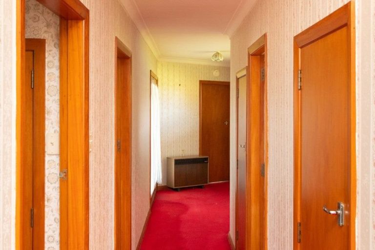 Photo of property in 2 York Place, Awapuni, Palmerston North, 4412