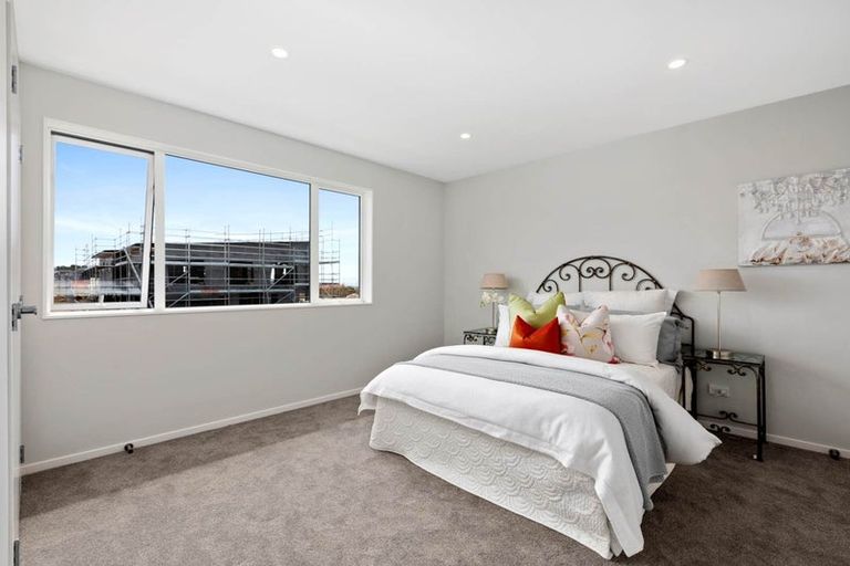 Photo of property in 28 Cassidy Drive, Orewa, 0931