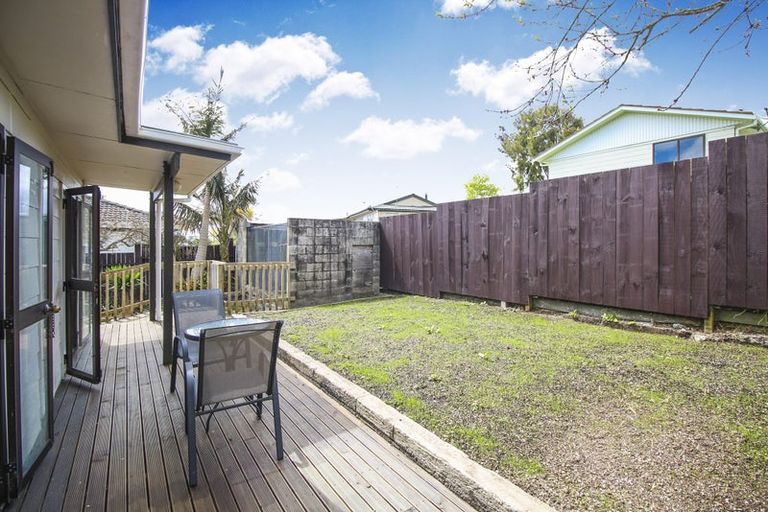 Photo of property in 5a Sabot Place, Massey, Auckland, 0614