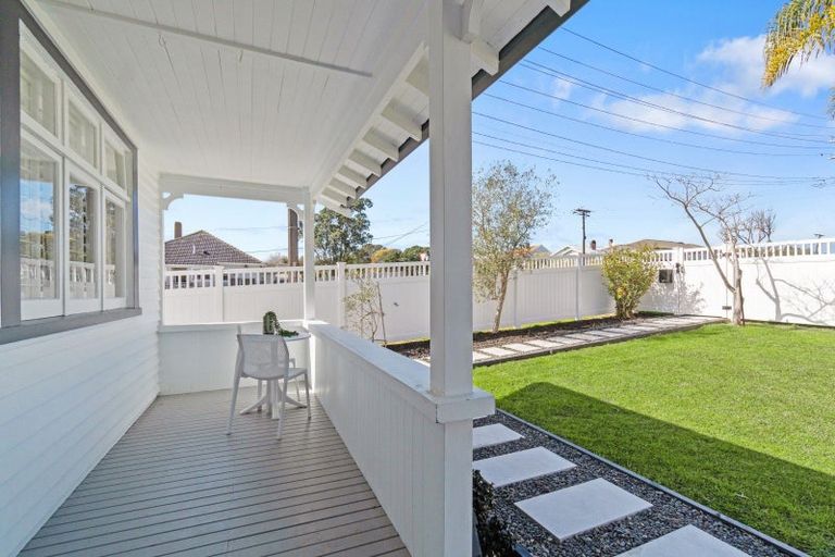 Photo of property in 38 Aramoana Avenue, Devonport, Auckland, 0624