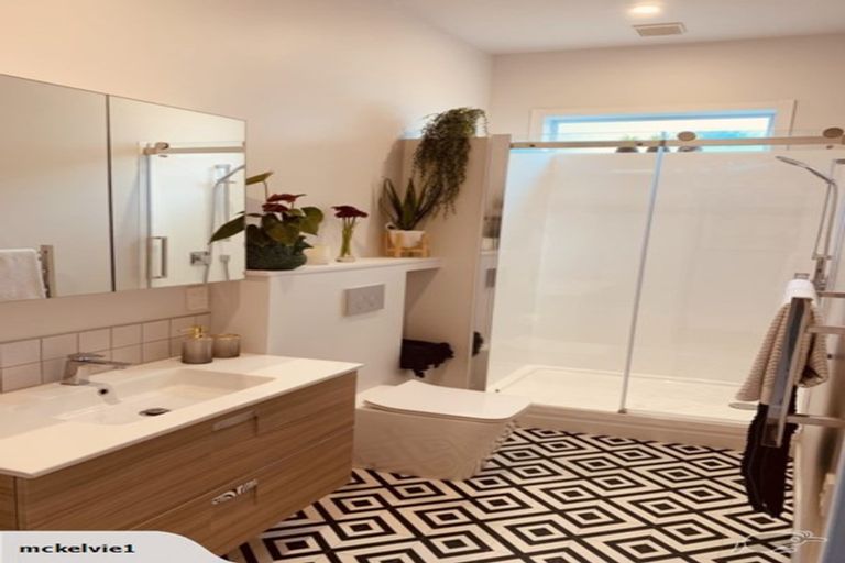 Photo of property in 40 Rua Street, Lyall Bay, Wellington, 6022