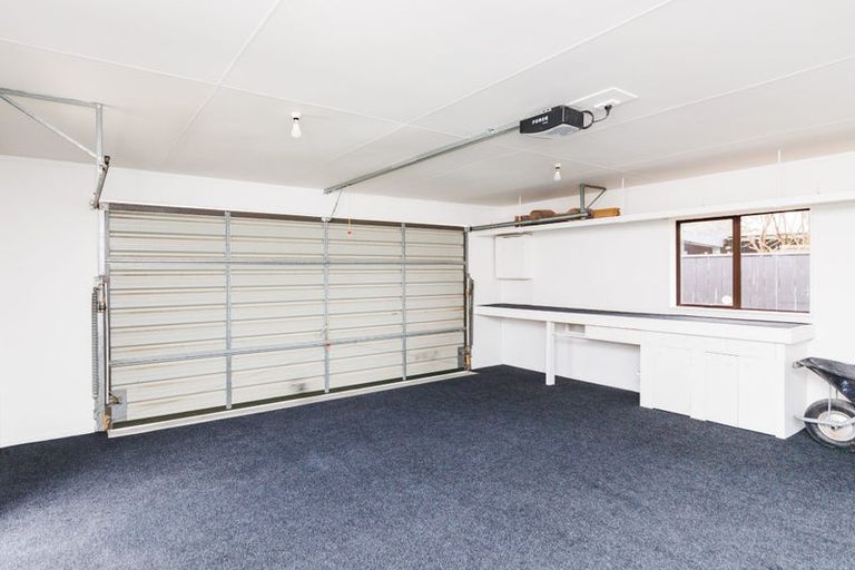 Photo of property in 22 Colonial Place, Kelvin Grove, Palmerston North, 4414