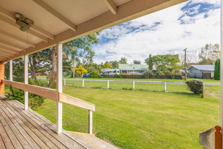 Photo of property in 14 Lake Street, Takapau, 4203