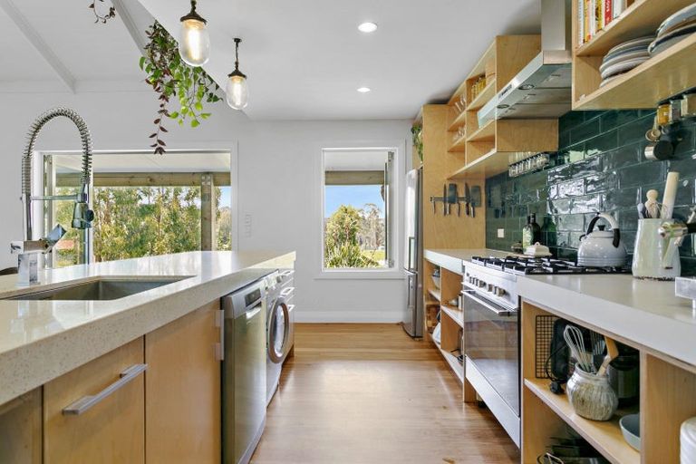 Photo of property in 1/142 Mapara Road, Acacia Bay, Taupo, 3385