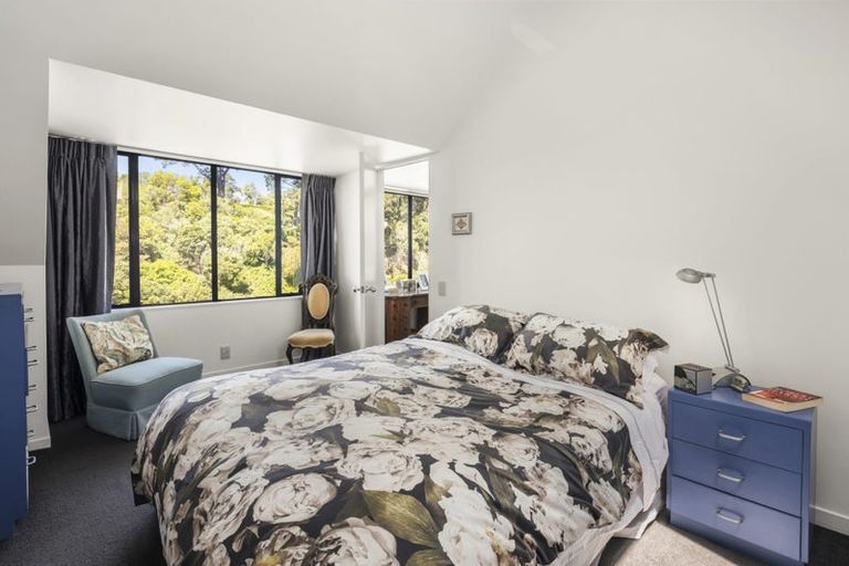 Photo of property in 18 Patanga Crescent, Thorndon, Wellington, 6011