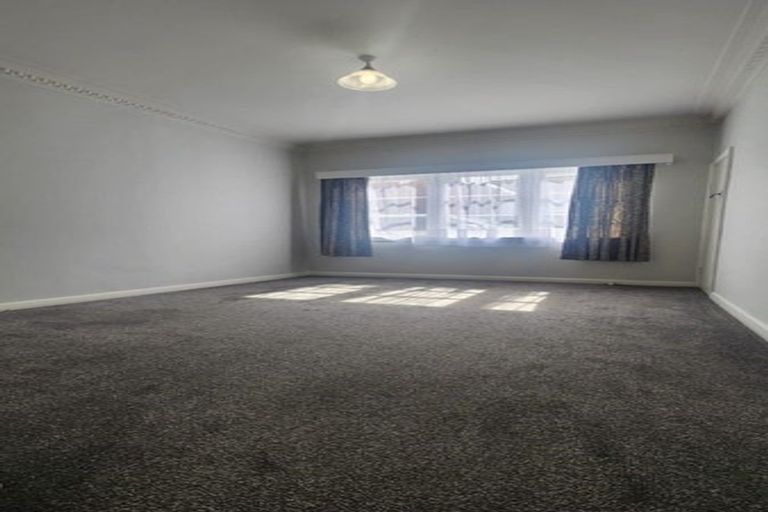 Photo of property in 2/14 Great South Road, Manurewa, Auckland, 2102