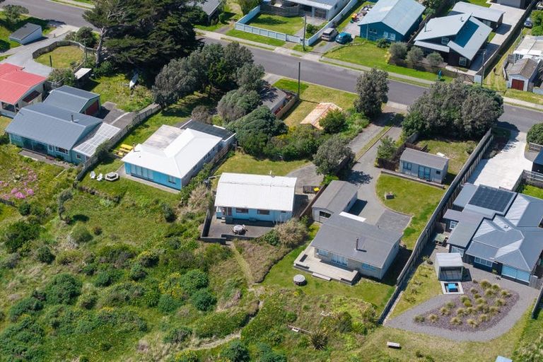 Photo of property in 7 Kent Avenue, Waitarere Beach, Levin, 5510