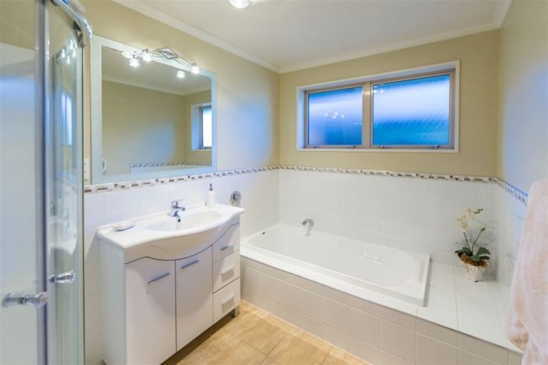 Photo of property in 32 Eaglesome Avenue, Aidanfield, Christchurch, 8025