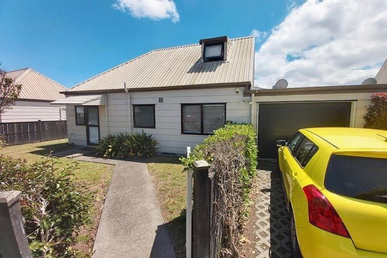 Photo of property in 9/58 Manuroa Road, Takanini, 2112