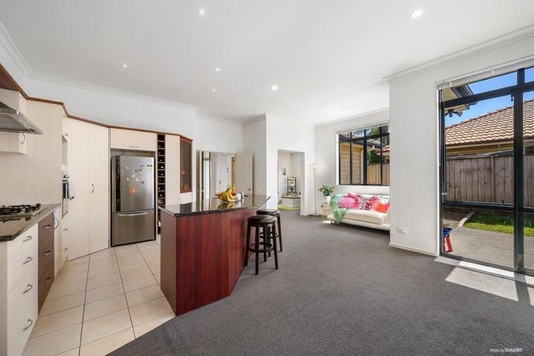 Photo of property in 5 Sayes Close, East Tamaki, Auckland, 2013