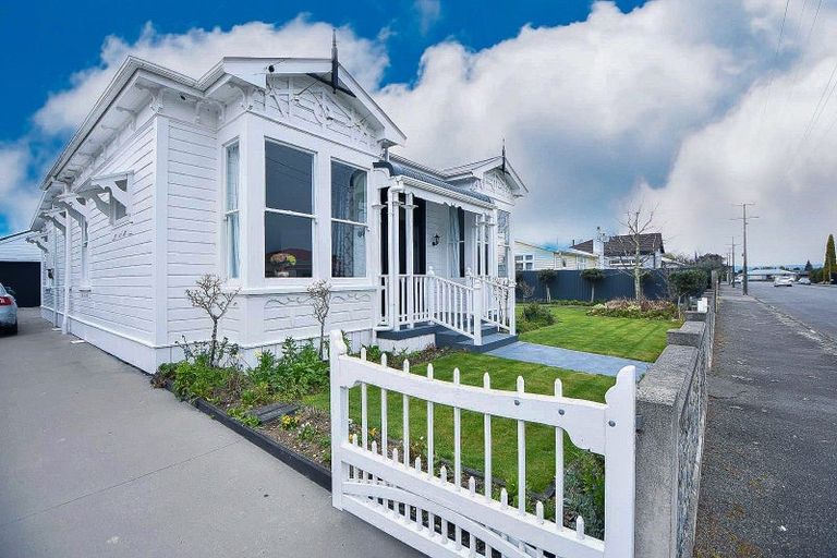 Photo of property in 12 Rhodes Street, Carterton, 5713