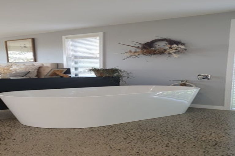 Photo of property in 43 Kittyhawk Drive, Kinloch, Taupo, 3377