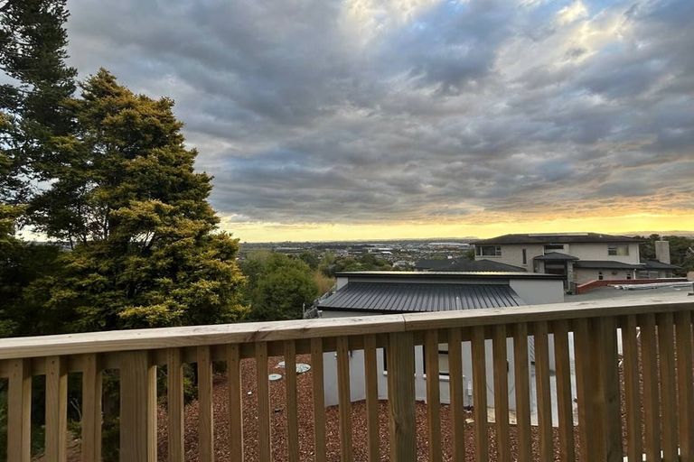 Photo of property in 41b Gracechurch Drive, Flat Bush, Auckland, 2016