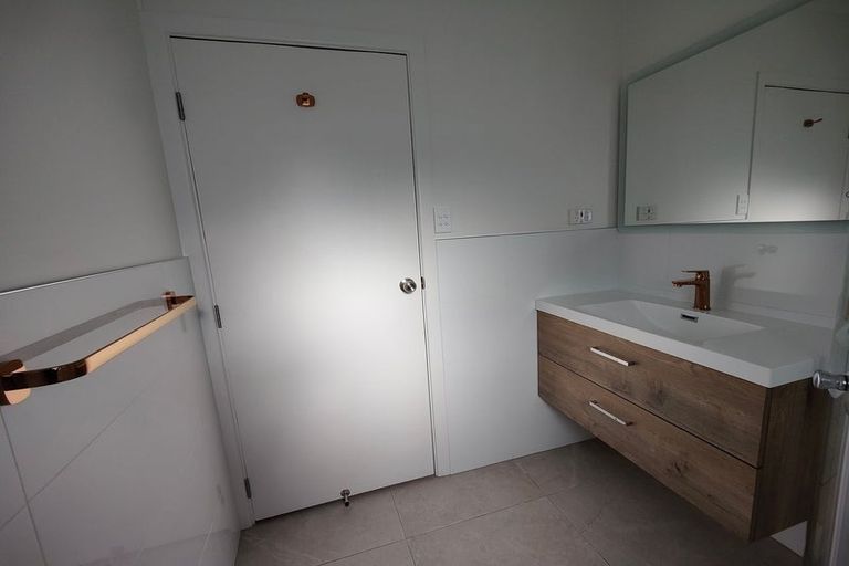 Photo of property in 32 Monarch Avenue, Hillcrest, Auckland, 0627