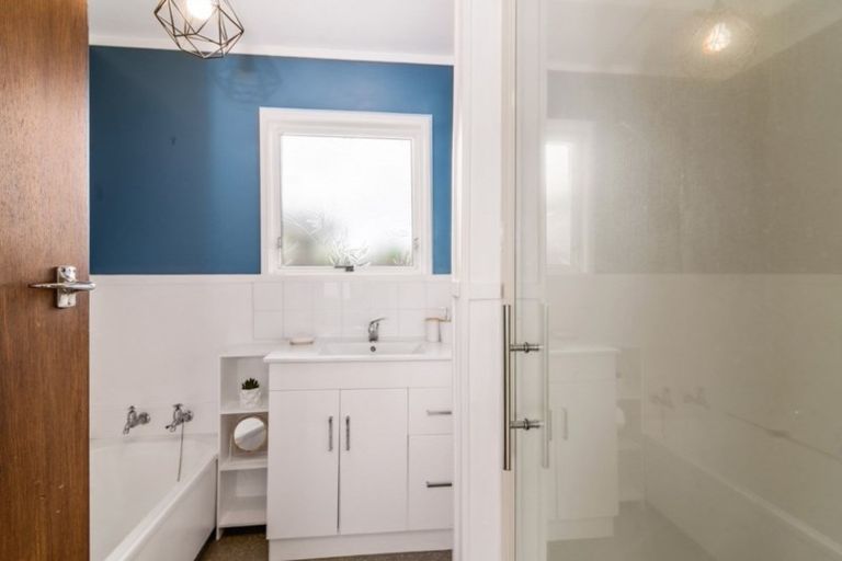 Photo of property in 8 Browning Crescent, Owhata, Rotorua, 3010