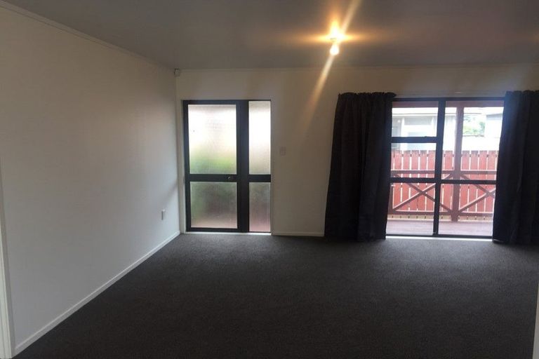 Photo of property in 2/139 Clevedon Road, Papakura, 2110