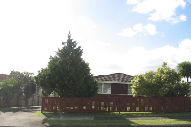 Photo of property in 20 Jade Avenue, Pakuranga Heights, Auckland, 2010