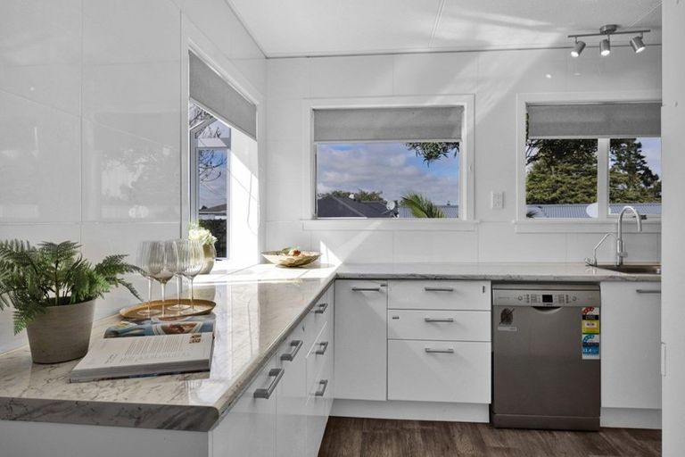 Photo of property in 20 Stuart Place, Blagdon, New Plymouth, 4310