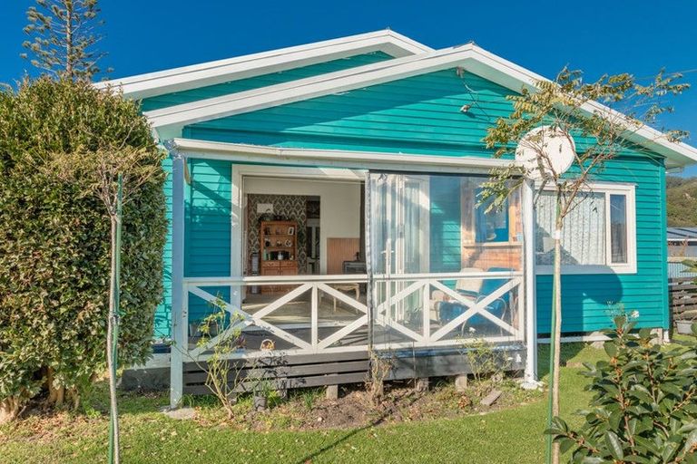 Photo of property in 2 Curtis Street, Hector, 7822