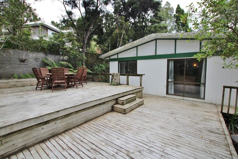 Photo of property in 29 Pluto Place, Beach Haven, Auckland, 0626