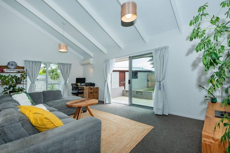 Photo of property in 4 Takapu Place, Bromley, Christchurch, 8062