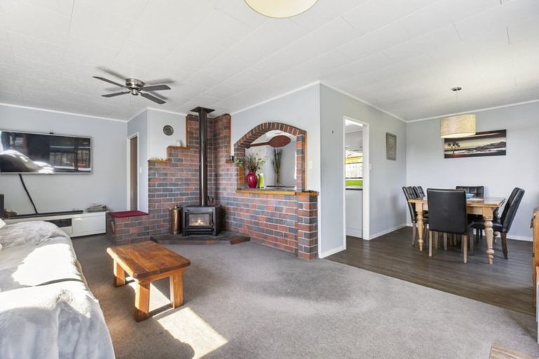 Photo of property in 19 Rukumoana Place, Clendon Park, Auckland, 2103