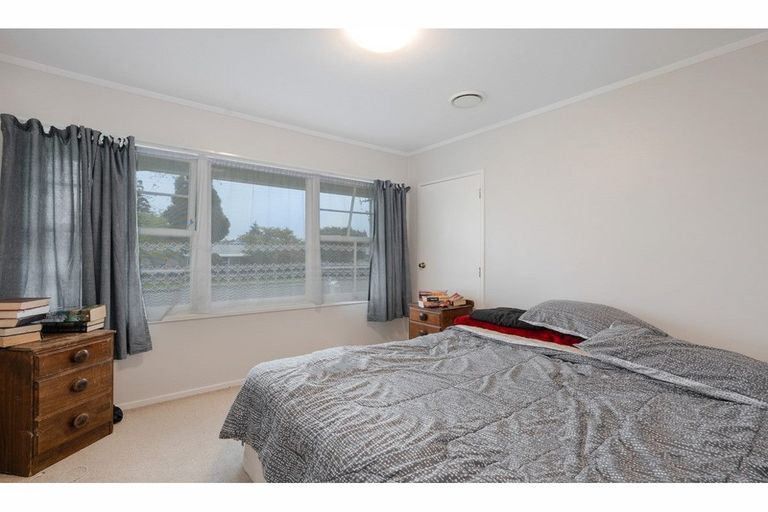 Photo of property in 1 Totaravale Street, Pukehangi, Rotorua, 3015