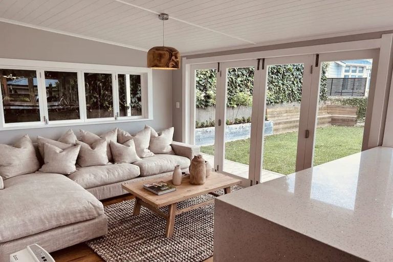 Photo of property in 27a Goldsmith Road, Hospital Hill, Napier, 4110