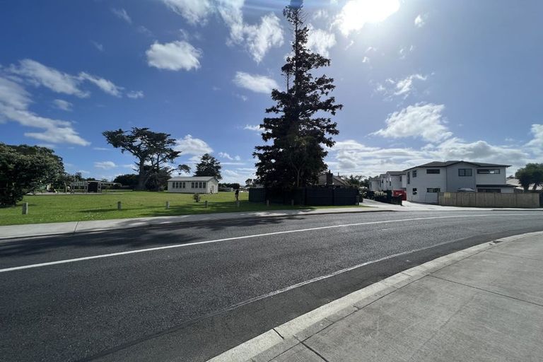 Photo of property in 30c Durham Street, Te Atatu Peninsula, Auckland, 0610