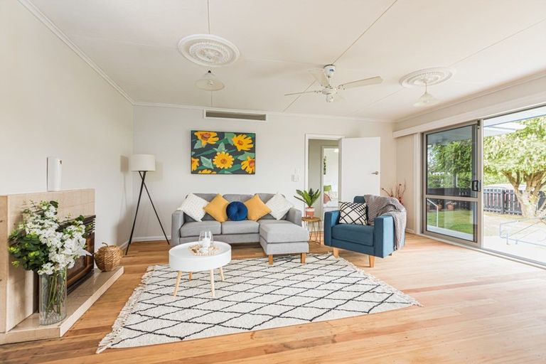 Photo of property in 2 Melville Street, Waipawa, 4210