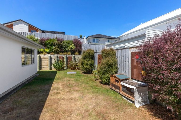 Photo of property in 6 Grace Cove, Aotea, Porirua, 5024