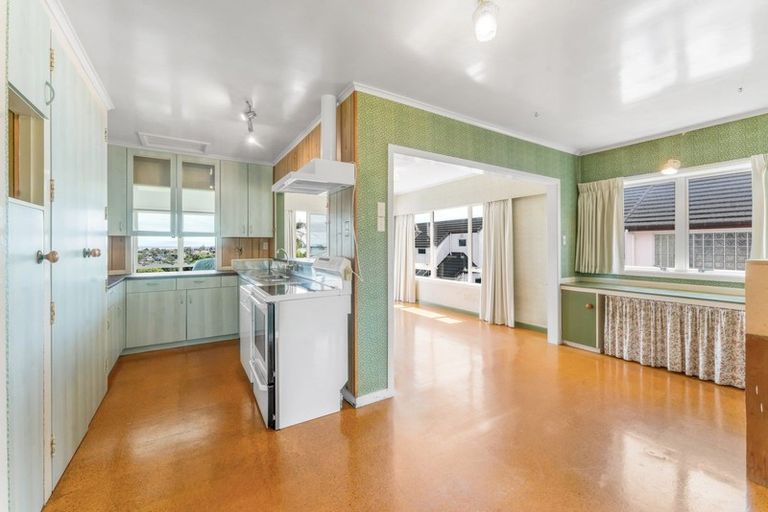 Photo of property in 86 Mellons Bay Road, Mellons Bay, Auckland, 2014