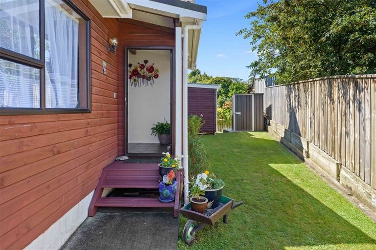Photo of property in 77 Aorangi Road, Paraparaumu, 5032