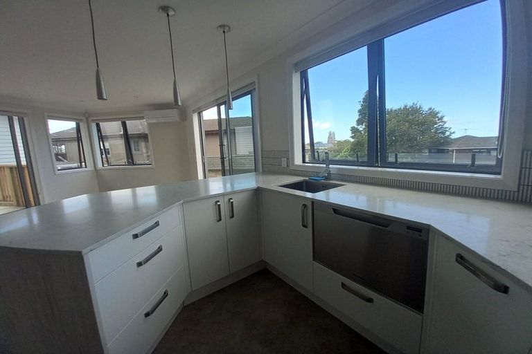 Photo of property in 111 Bleakhouse Road, Mellons Bay, Auckland, 2014