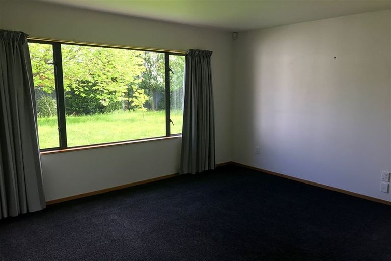 Photo of property in 16 Buckleys Road, Rangiora, 7400