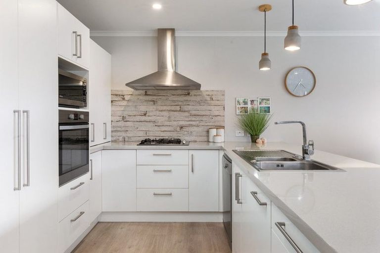 Photo of property in 15 Ian Place, Waihi Beach, 3611