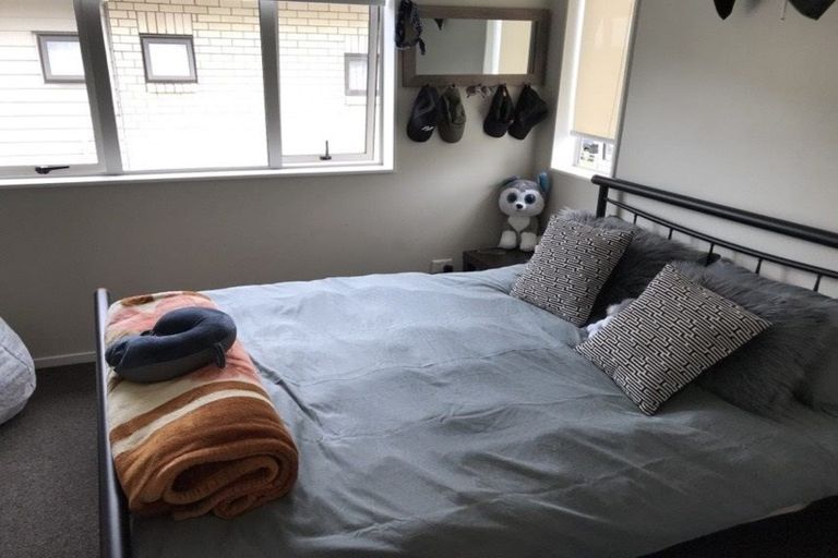 Photo of property in 24 Midhurst Avenue, Henderson, Auckland, 0612