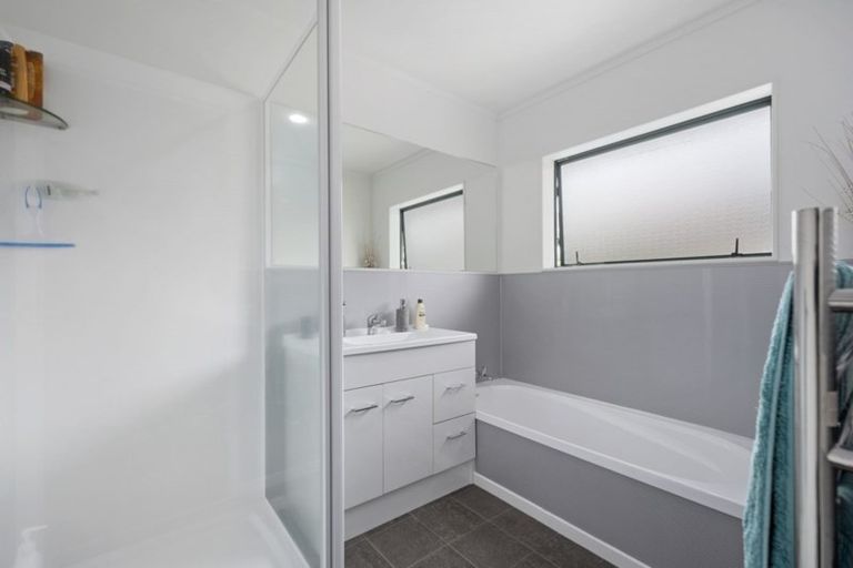 Photo of property in 9a Evans Road, Papamoa Beach, Papamoa, 3118