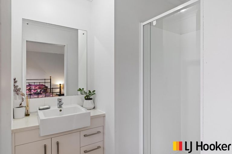 Photo of property in 16 Margarita Rise, Pukekohe, 2120