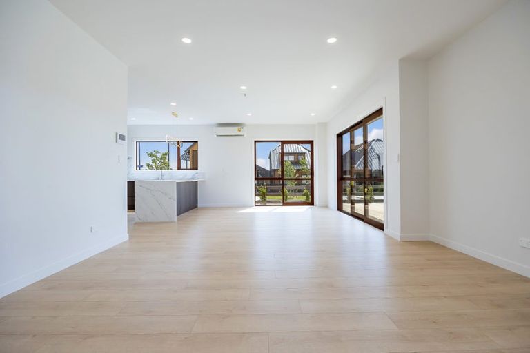 Photo of property in 55 Maungakaraka Road, Karaka, 2580