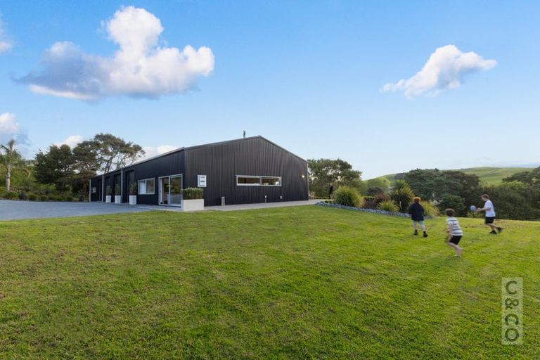 Photo of property in 69a Waikoukou Valley Road, Waimauku, 0882