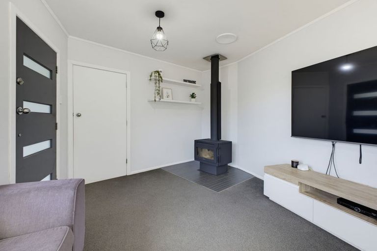 Photo of property in 2 Bromley Place, Westown, New Plymouth, 4310